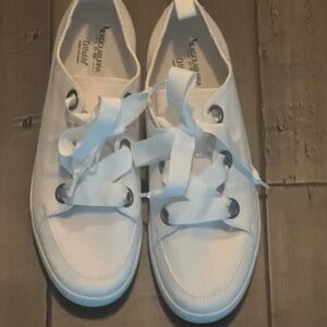 Koolaburra by UGG Women's White Penley Canvas Sneaker Size 10.5